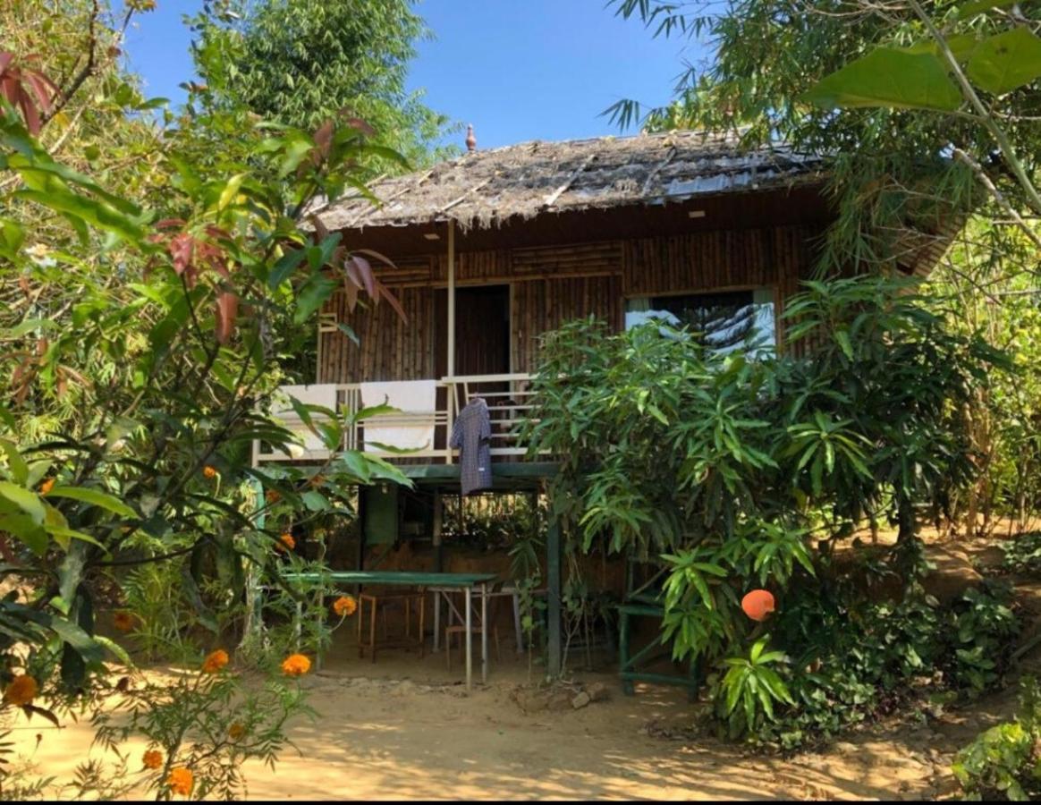 Koomankolly Resort Thirunelly Exteriör bild