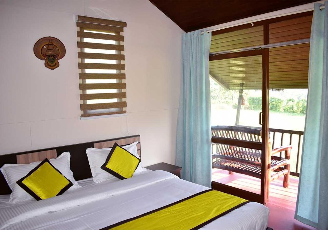 Koomankolly Resort Thirunelly Exteriör bild