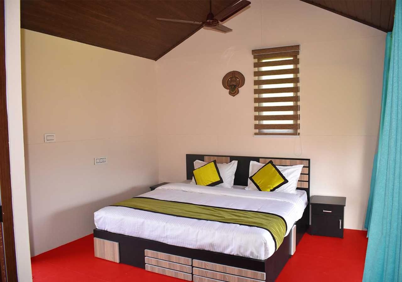 Koomankolly Resort Thirunelly Exteriör bild